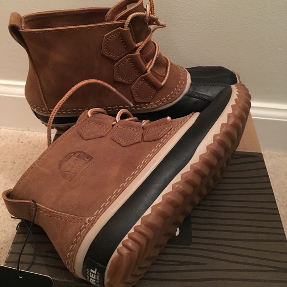 BRAND NEW SOREL OUT 'N ABOUT LEATHER DUCK BOOT!! - Picture 6 of 8